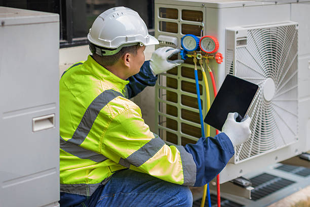 Professional Hvac technician working in Waukesha, WI